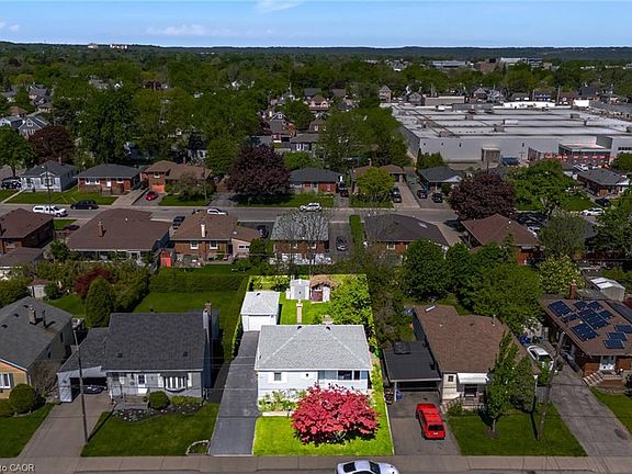 3rd image of 94 Clarendon Ave