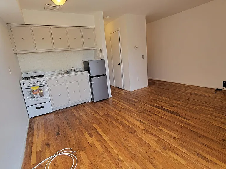 25 Bay Ter #2S — Photo 8