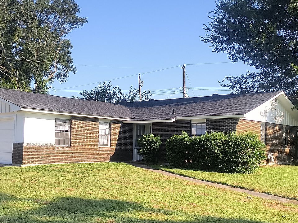 1st image of 2800 S Taft St