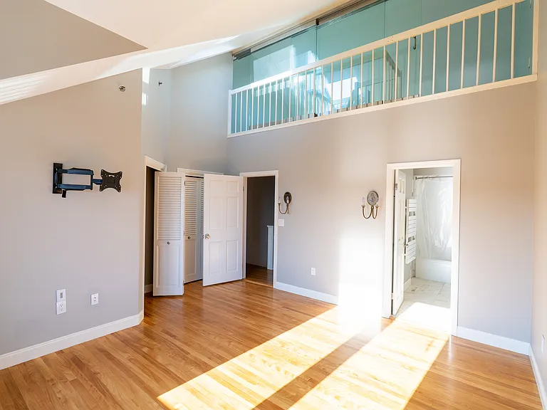 606 Chandlers Wharf — Photo 18