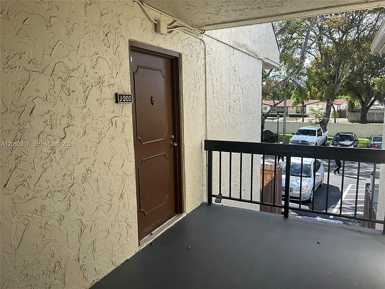8311 SW 142nd Ave #J202 — Photo 2
