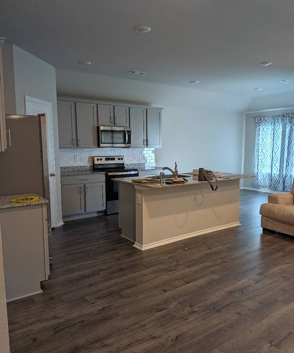 4 bed, 1665 sqft, $1,850 — Photo 2