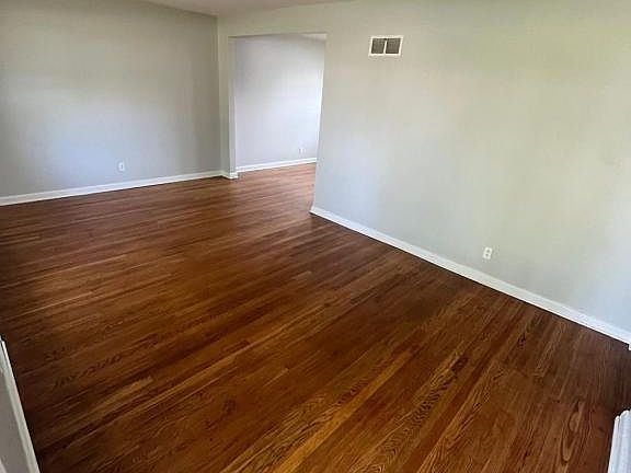 3rd image of 9322 Ardmore Dr
