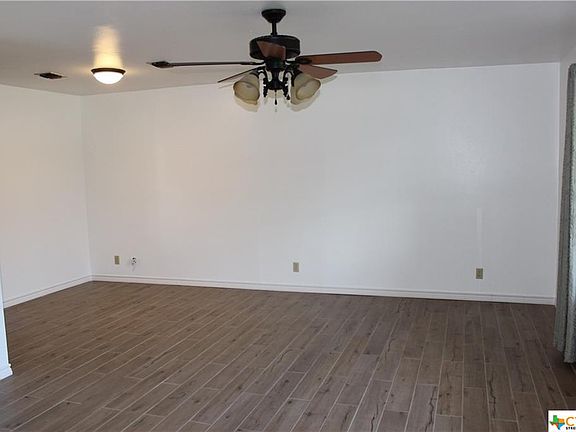 3rd image of 605 N Bishop St
