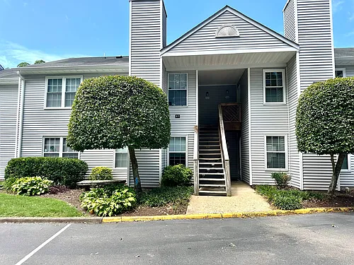 411 Sea Pointe Ct #201 Photo 1
