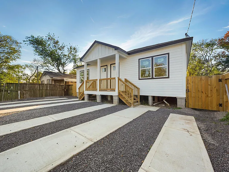 3907 Falls St #B — Photo 3