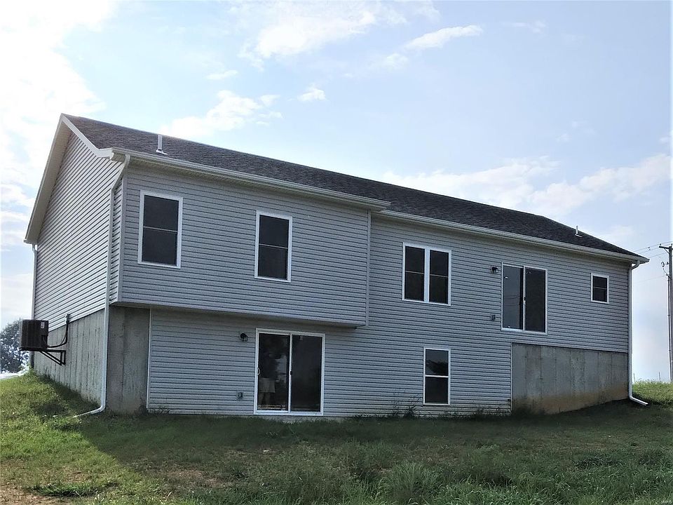 2nd image of 101 Gardenia Dr