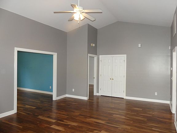 5th image of 203 Garden Grove Dr