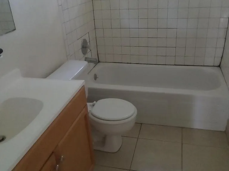 7423 Washington St — Photo 4