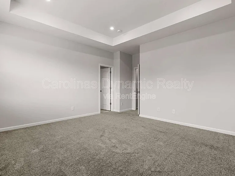 6985 Waterstone Dr — Photo 28