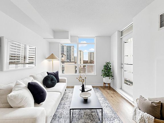 2nd image of 225 Wellesley St E #811