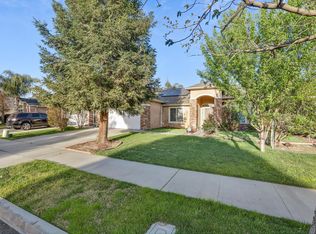 120 N Shenandoah Ct, Visalia, CA 93291