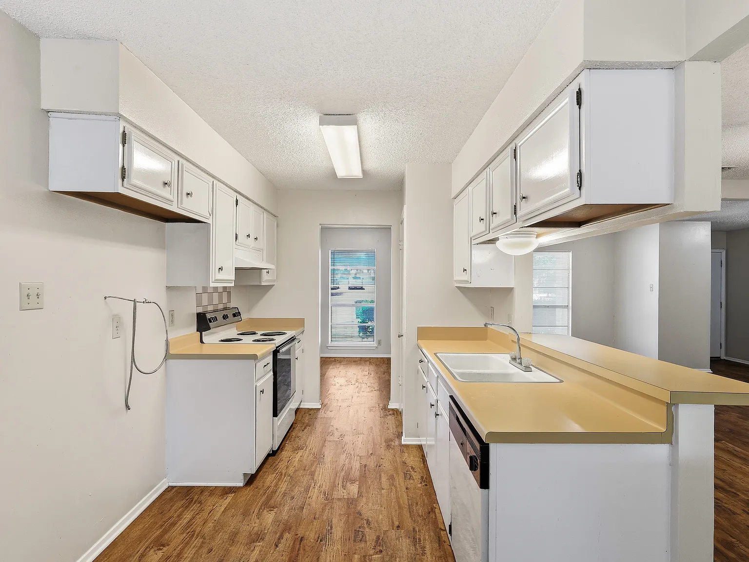 3 bed, 1651 sqft, $1,500 — Photo 2