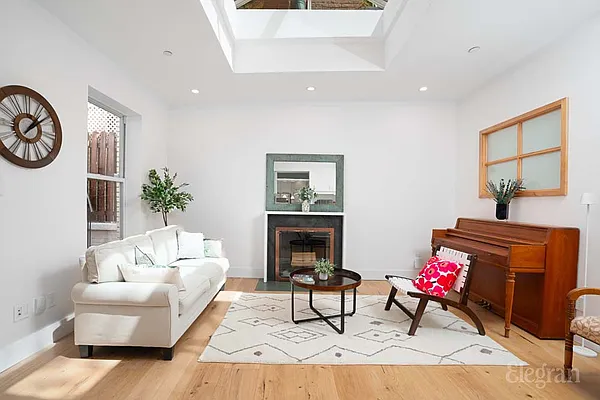 Sold by Elegran | media 31