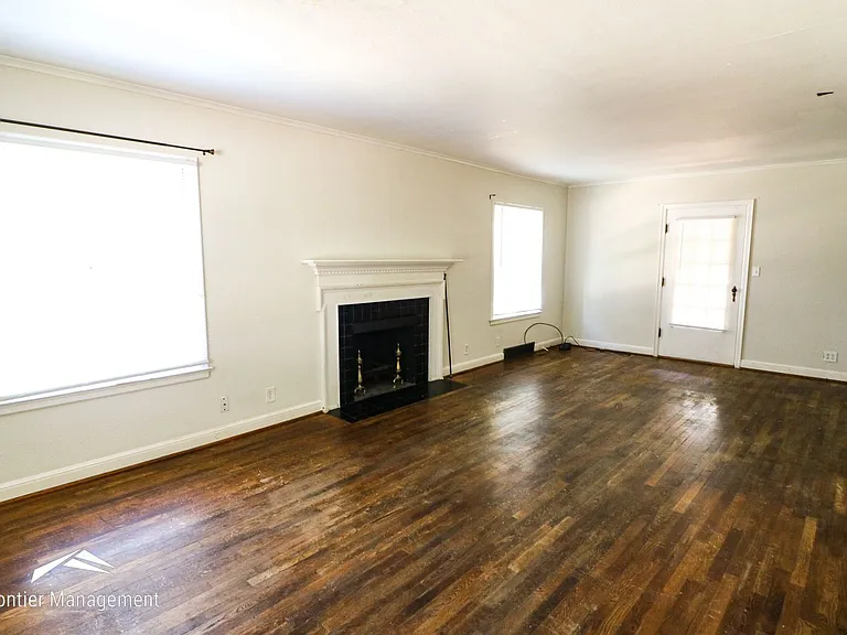1849 Anderson Ave — Photo 4