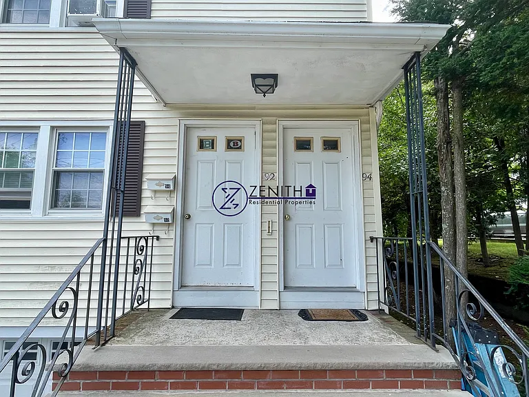 94 Walnut St #1 — Photo 25