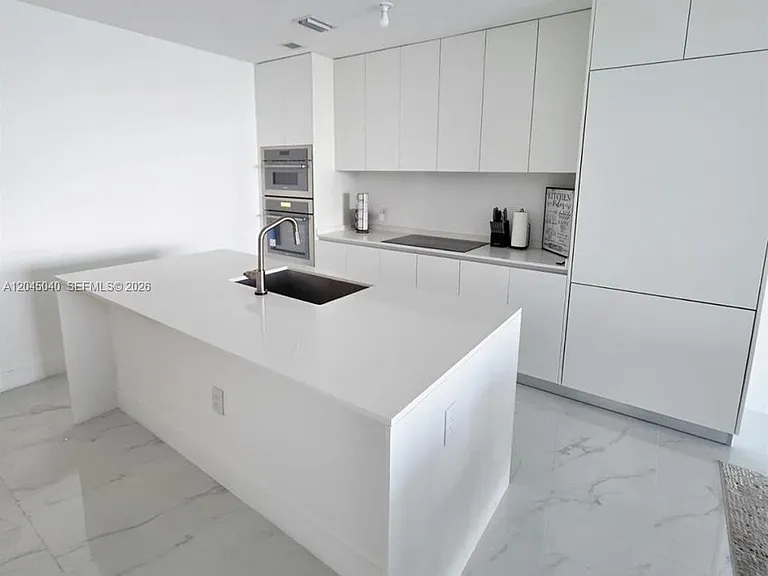 725 NE 24th St #2503 — Photo 11