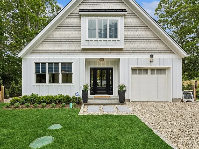 18 Red Cedar Rd — Photo 2