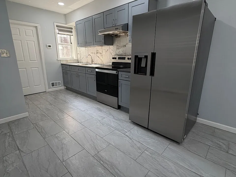 32 S 53rd St