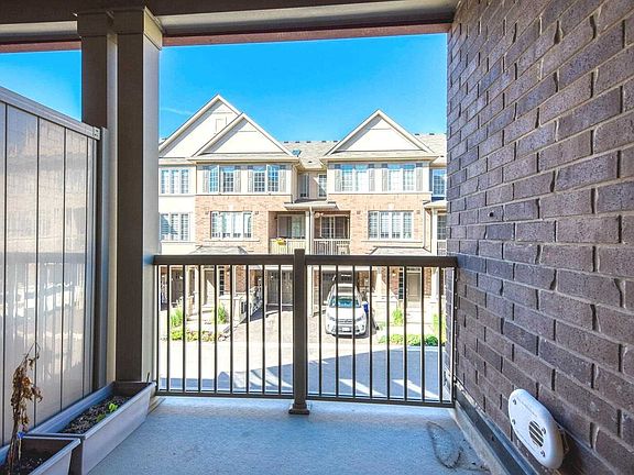 2nd image of 372 Belcourt Cmn