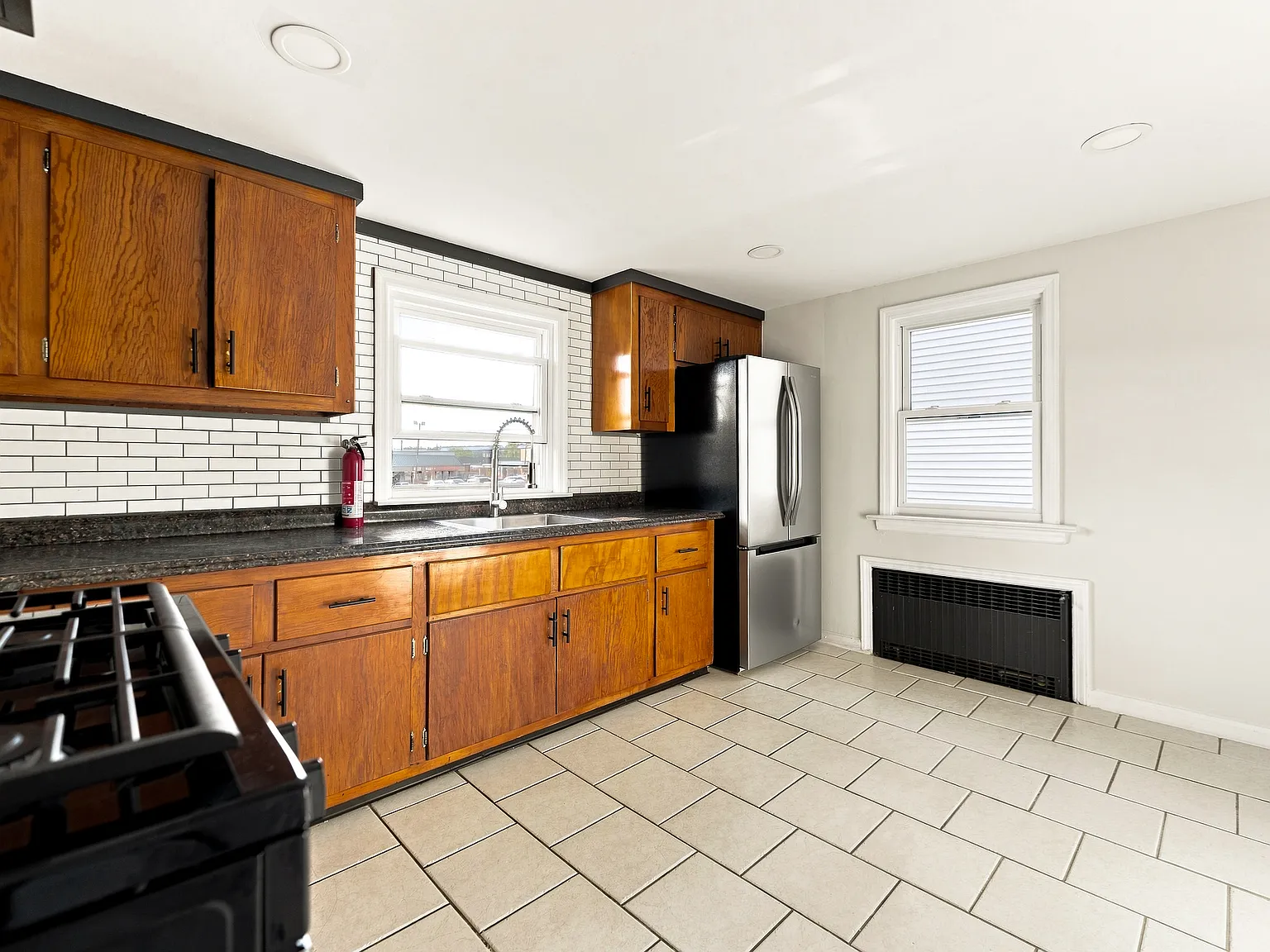 1 bed, 800 sqft, $1,900 — Photo 2