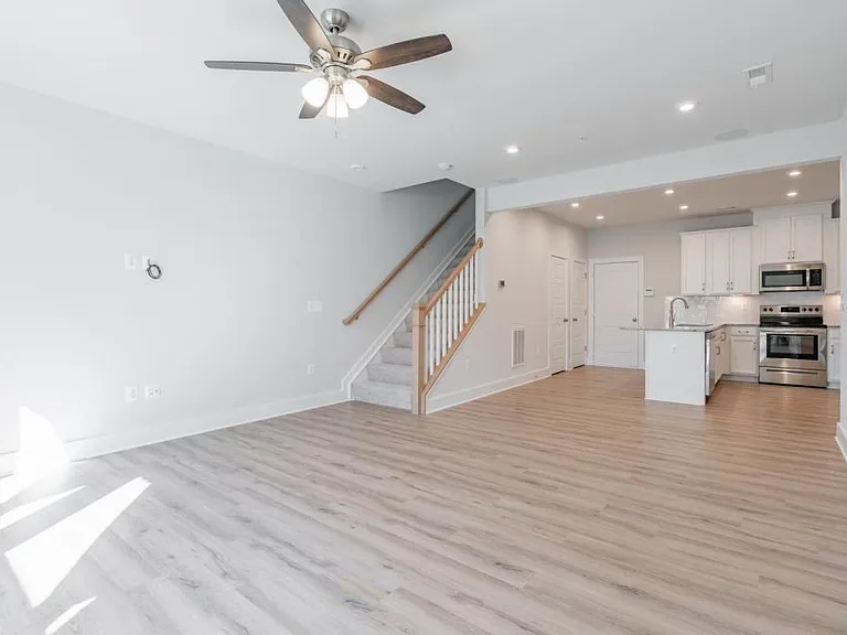 2620 Lassen Walk #A — Photo 3