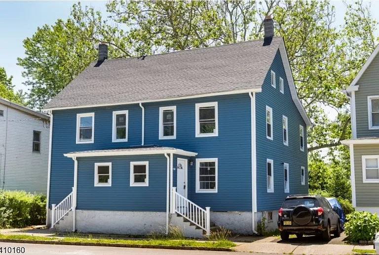 372 E Blackwell St — Photo 1
