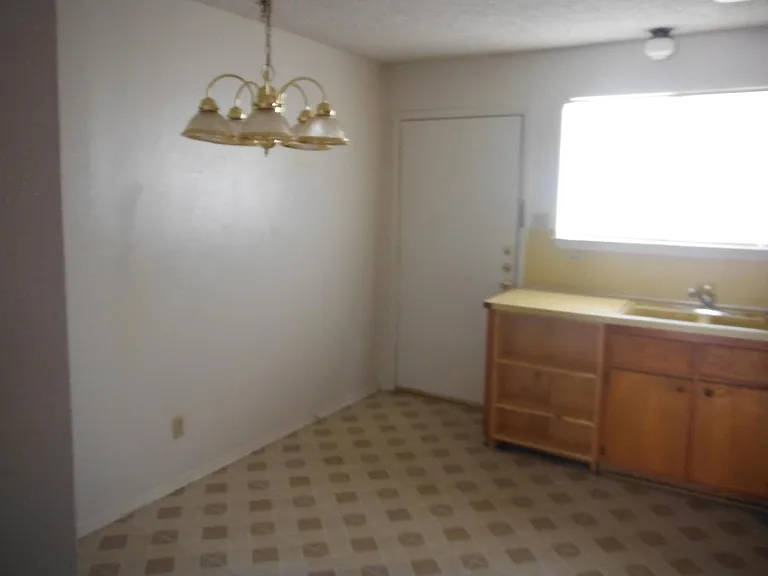 1302 Quail Cir #A — Photo 3