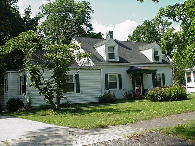 2nd image of 107 Church St