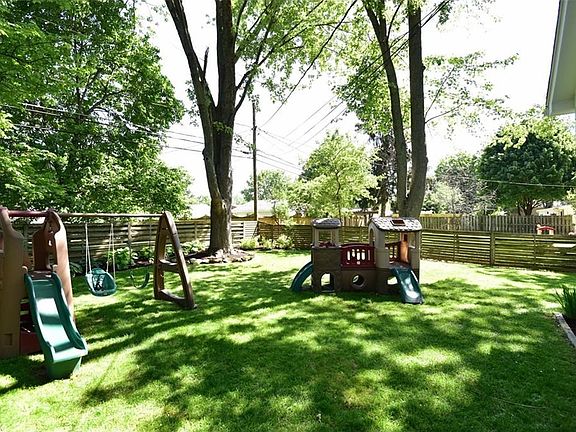 4th image of 26728 Locust Dr