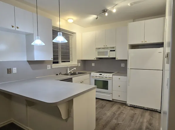 5106 Green Lake Way N, Seattle, WA