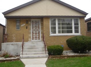 3751 W 83rd St, Chicago, IL 60652