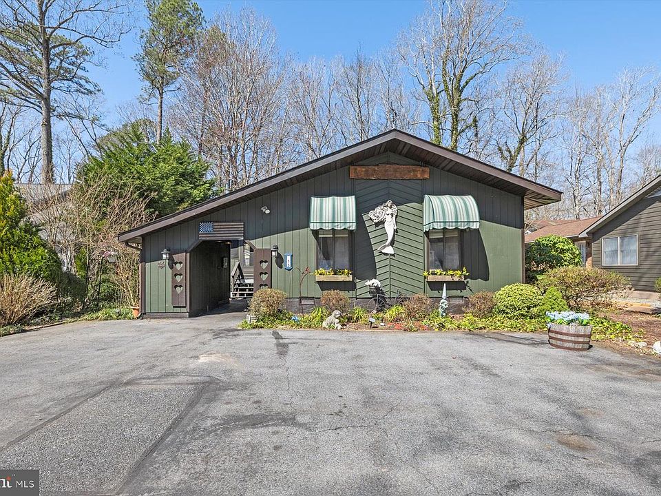 1st image of 13 Sloop Ln