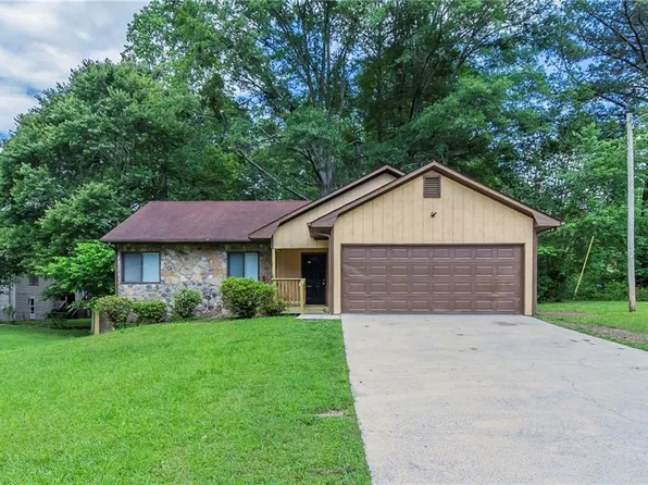 8350 Gledstone Way, Fairburn, GA 30213