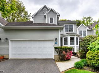40 Worcester Dr, Wayne, NJ 07470