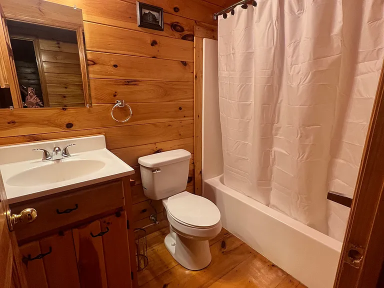 230 Laurelwood Cir — Photo 7