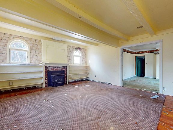 3rd image of 157 Old New York Rd