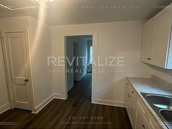 5th image of 554 Cherokee St