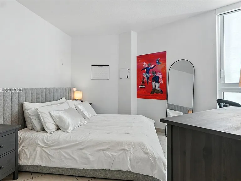 1900 N Bayshore Dr #2810 — Photo 10