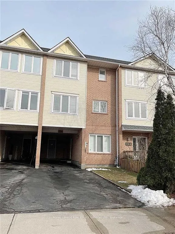 4 bed, $3,350 — Photo 1