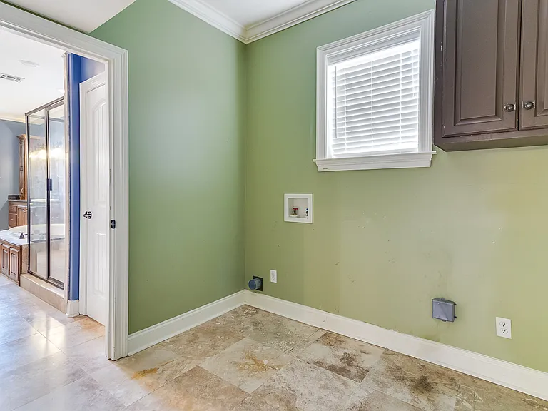 117 Maple Grove Ln — Photo 13