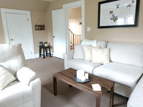 5 Seaward Rd #3, Wellesley, MA 02481