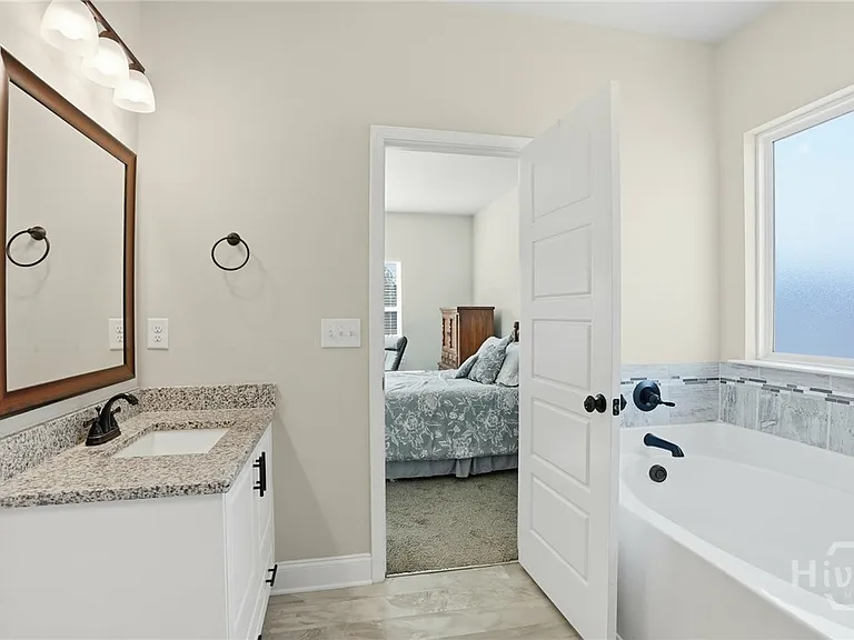 141 Hayden Pl — Photo 10