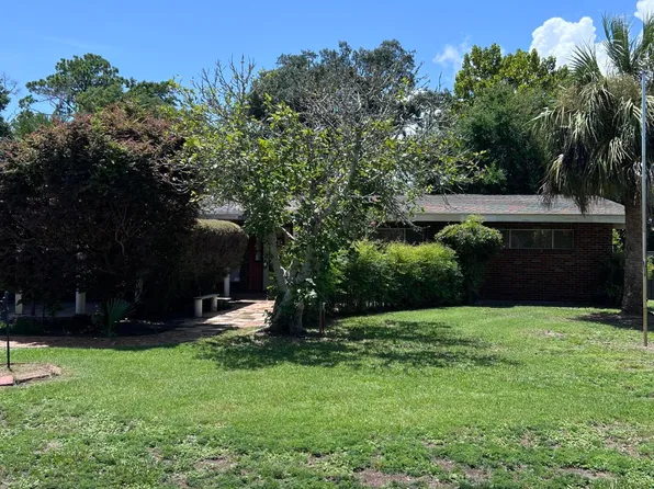 128 Woodbine Dr, Gulfport, MS 39507