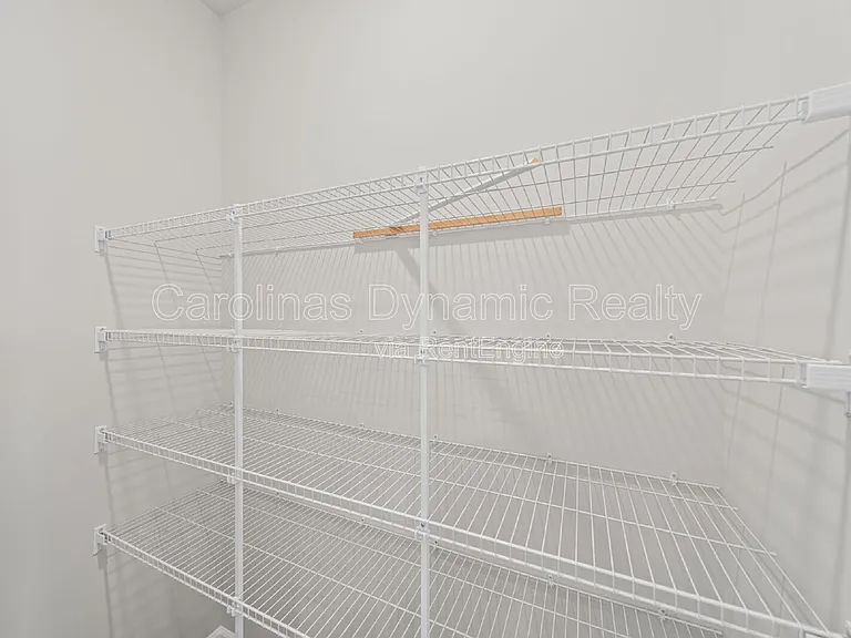 204 Calvin Creek Dr — Photo 19