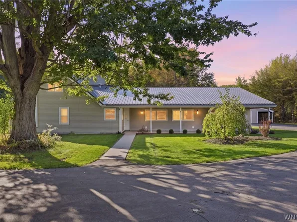 3274 Daniels Rd, Ransomville, NY 14131