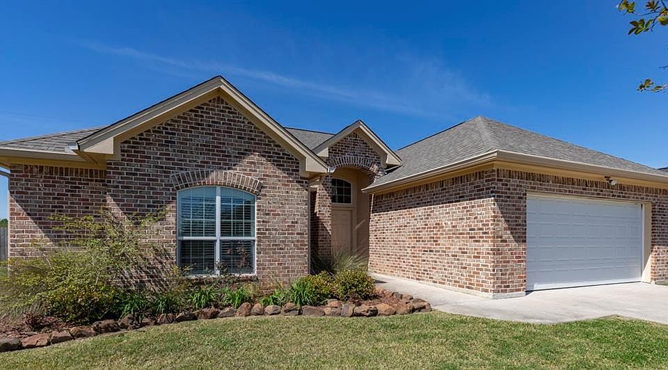 1st image of 702 Cypress Wood Dr