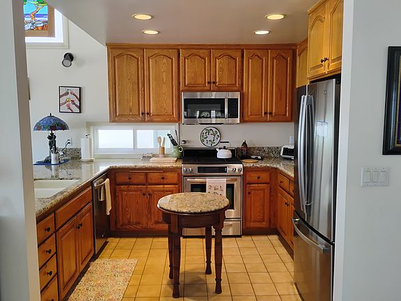 4th image of 1806 W Oceanfront APT B