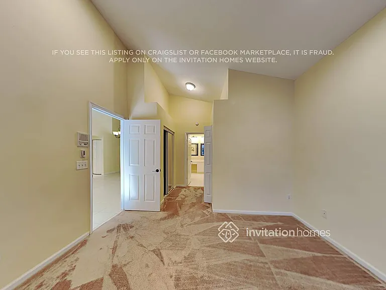 13512 Carrick Green Ct — Photo 10