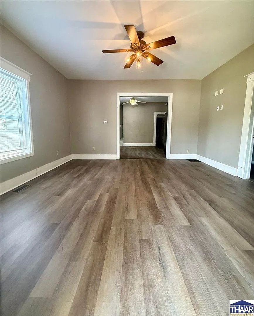 Beautifully Renovated 3-Bedroom Home Near 12 Points! — Photo 4